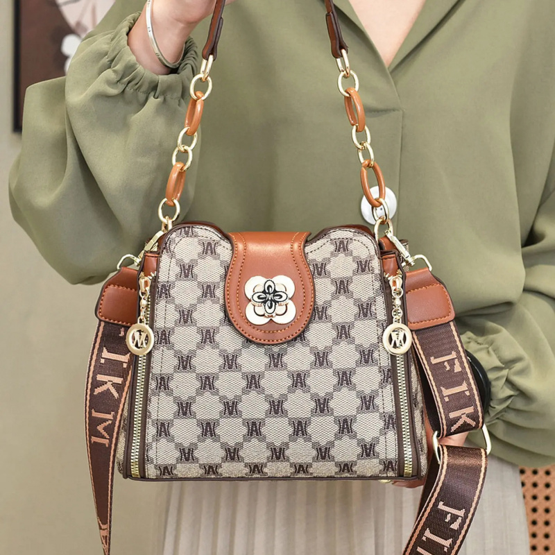 vintage letter printed shoulde - Vintage Zipper 评论和价格